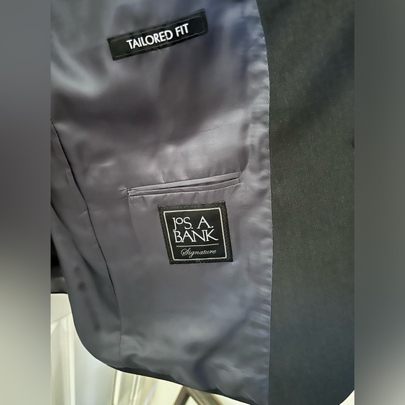 Jos A Banks Charcoal Suit- 46R/40W- Brand new - Picture 8 of 11